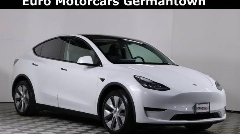 TESLA MODEL Y 2021 5YJYGDEE2MF260773 image